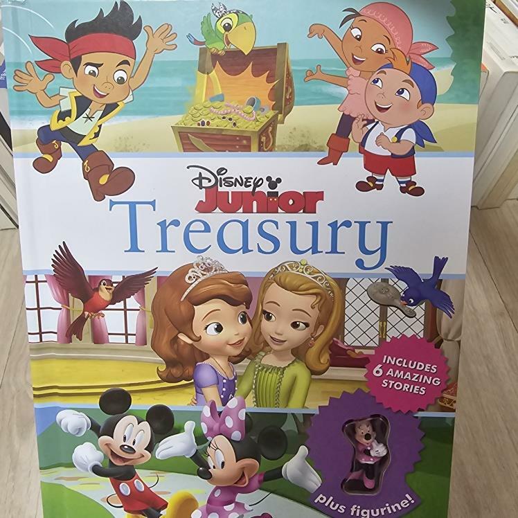 [중고] Disney Junior Treasury (피규어 포함) (Hardcover)