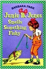 [중고] Junie B. Jones #12: Junie B. Jones Smells Something Fishy (Paperback)