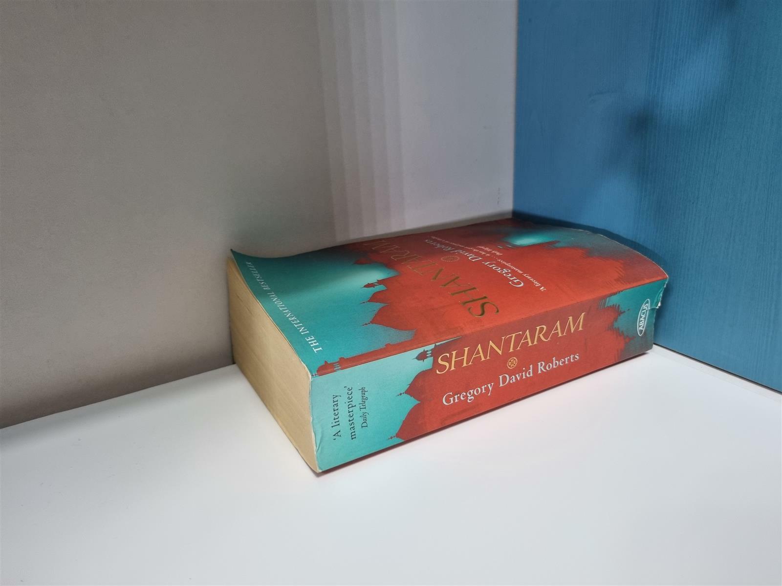 [중고] Shantaram (Paperback)