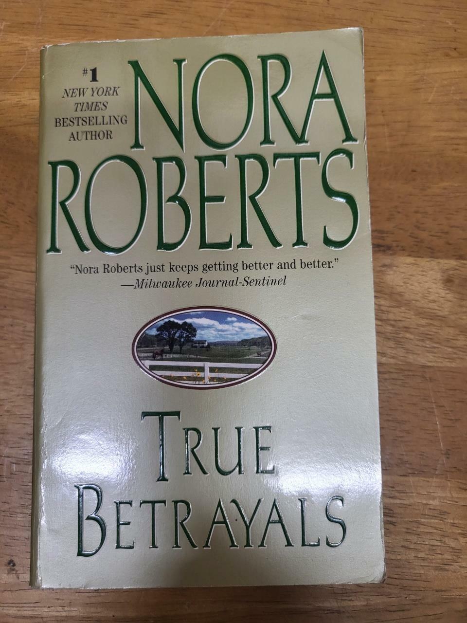 [중고] True Betrayals (Paperback)