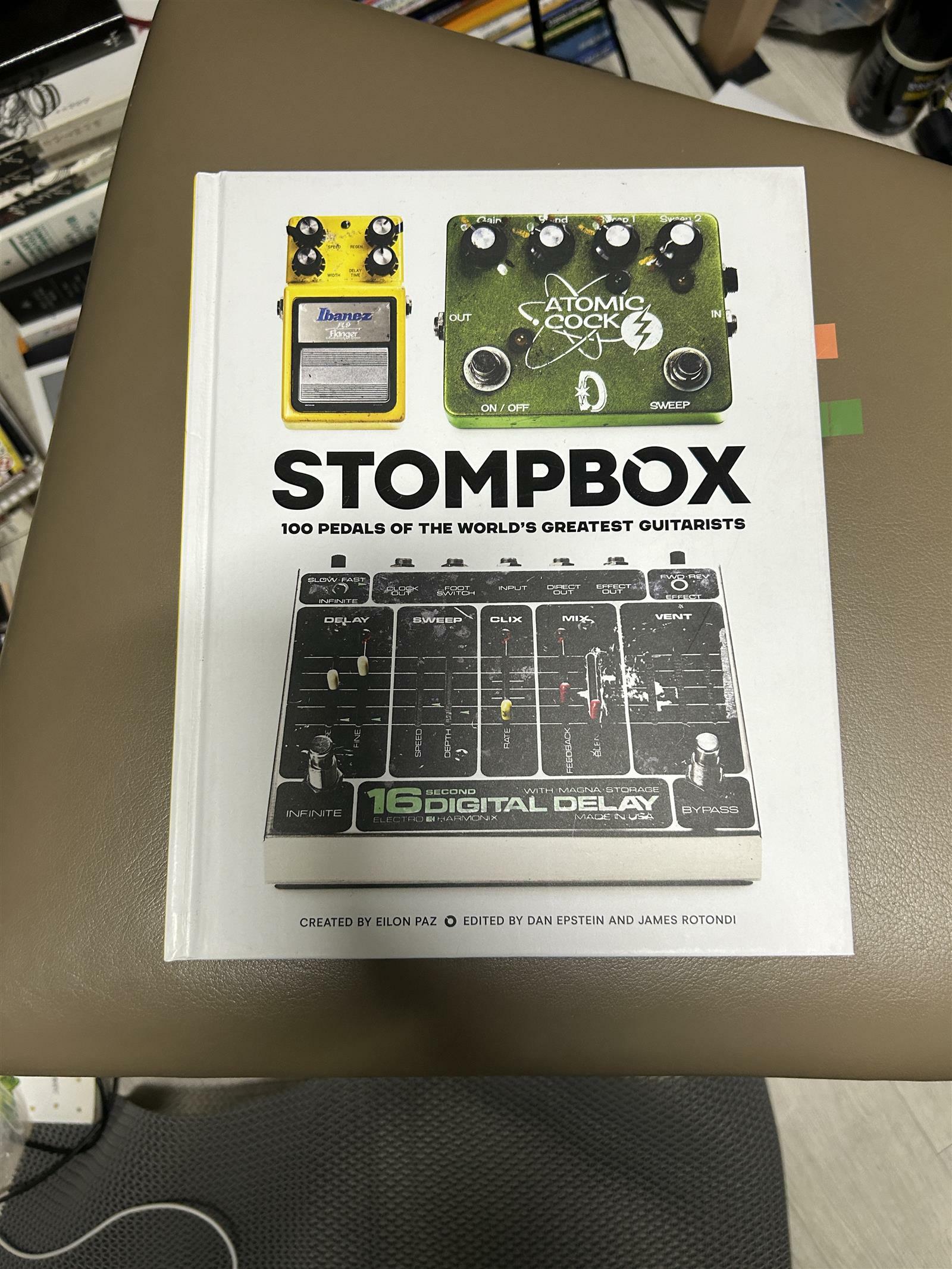 [중고] Stompbox: 100 Pedals of the World‘s Greatest Guitarists (Hardcover)