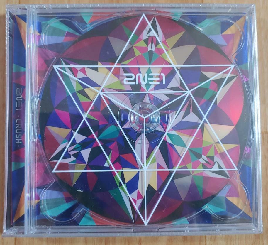 [중고] 2NE1 - New Album Crush [커버 2종 중 랜덤 발송]