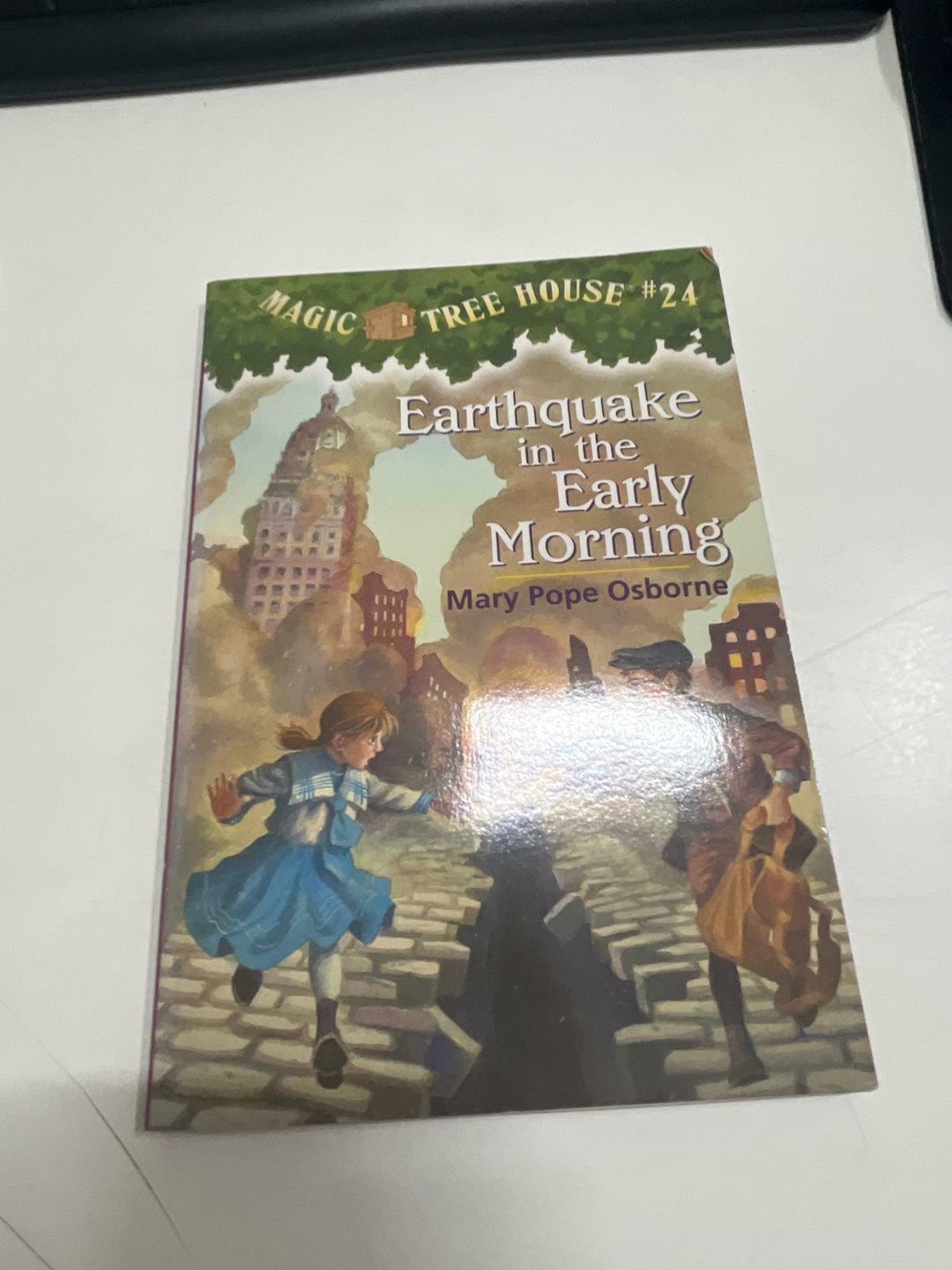 [중고] Magic Tree House #24 : Earthquake in the Early Morning (Paperback)