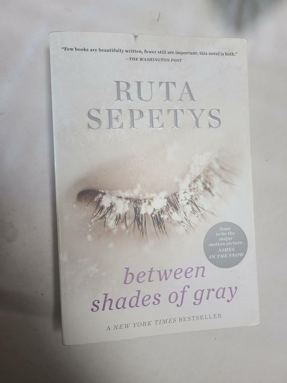[중고] Between Shades of Gray (Paperback)