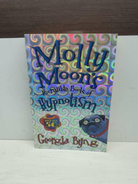 [중고] Molly Moon‘s Incredible Book of Hypnotism Paperback – Import, January 1, 2002