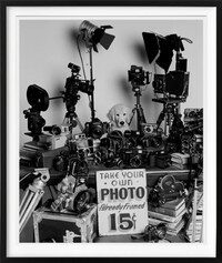 Bruce Weber. The Golden Retriever Photographic Society. Art Edition No. 101-200 ‘Hud, New York City, 2011‘