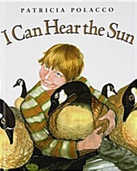 I Can Hear the Sun: A Modern Myth (Picture Puffins) (Library Binding, Reprint)