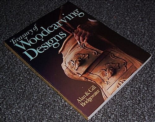 Treasury of Woodcarving Designs (Paperback)