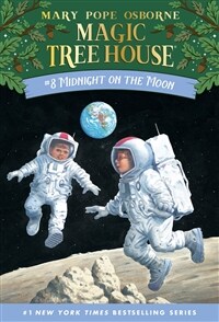 Magic Tree House #8 : Midnight on the Moon (Paperback)