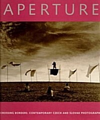 Aperture 152: Crossing Borders, Contemporary Czech & Slovak Photography (Paperback)