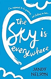 The Sky Is Everywhere (Paperback)