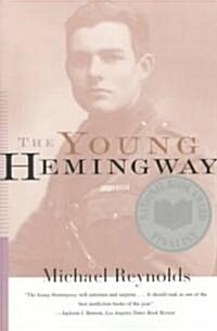 The Young Hemingway (Paperback)