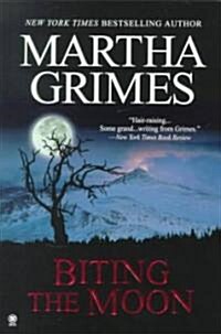 Biting the Moon (Paperback, Reprint)