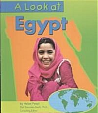 A Look at Egypt (Paperback)