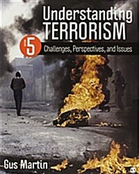 Bundle: Martin: Understanding Terrorism 5e + Davis: The Concise Dictionary of Crime and Justice 2e (Paperback)