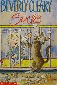 Socks (Paperback, FIRST ECHOLASTIC PRINTING)