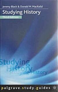 Studying History (Paperback, 3, Third Edition)