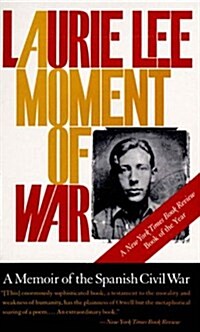 A Moment of War (Paperback, Reprint)