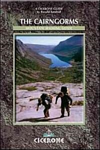 Walking in the Cairngorms : Walks, Trails and Scrambles (Paperback)