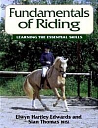 Fundamentals of Riding (Paperback, Illustrated)
