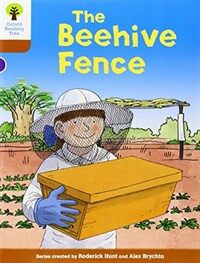 Oxford Reading Tree Biff, Chip and Kipper Stories Decode and Develop: Level 8: The Beehive Fence (Paperback)