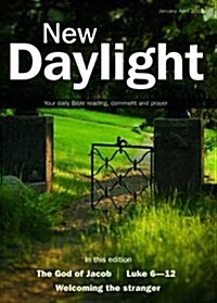 New Daylight : Your Daily Bible Reading, Comment and Prayer (Paperback, Large type deluxe ed)