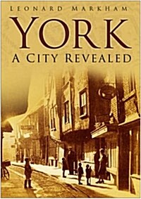 York: A City Revealed (Paperback)