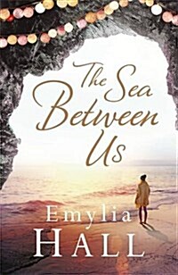 The Sea Between Us (Paperback)