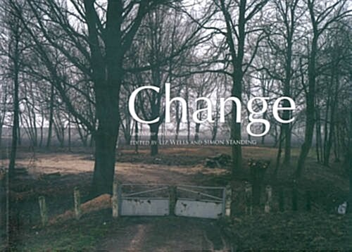 Change : Land/water and the Visual Arts (Paperback)