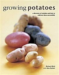 Growing Potatoes (Hardcover)