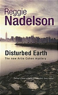 Disturbed Earth (Hardcover, Large Print)