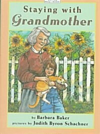 Staying With Grandmother (Hardcover)