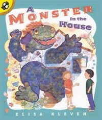 A Monster in the House (Paperback, Reprint)