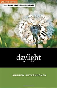 Daylight: 366 Daily Devotional Readings (Paperback, Updated)