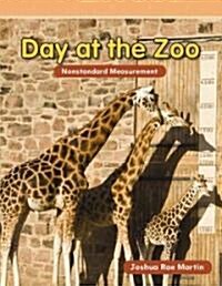 Day at the Zoo (Paperback)