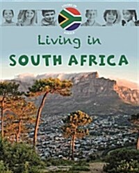 Living in Africa: South Africa (Hardcover, Illustrated ed)