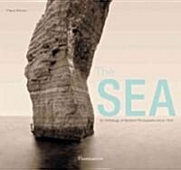 The Sea: A Celebration in Photographs (Paperback)