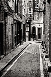 Passage in Whitechapel (Jack the Rippers Stomping Grounds) UK Journal: 150 Page Lined Notebook/Diary (Paperback)