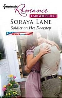 Soldier on Her Doorstep (Paperback, LGR)