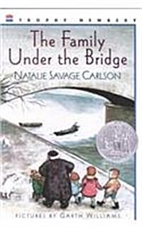 The Family Under the Bridge (Prebound)