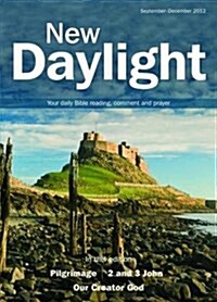 New Daylight : Your Daily Bible Reading, Comment and Prayer (Paperback, Deluxe large type ed)