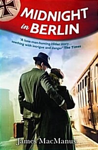 MIDNIGHT IN BERLIN (Paperback)