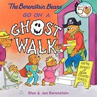 The Berenstain Bears Go on a Ghost Walk [With Tattoos] (Paperback)