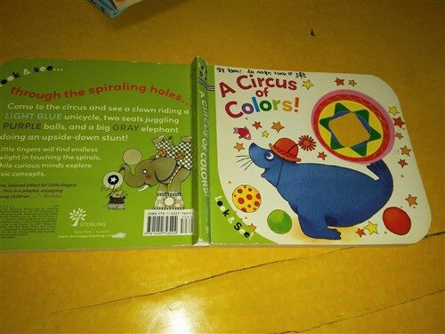 [중고] A Circus of Colors! (Board Books)