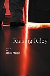 Raising Riley (Paperback)